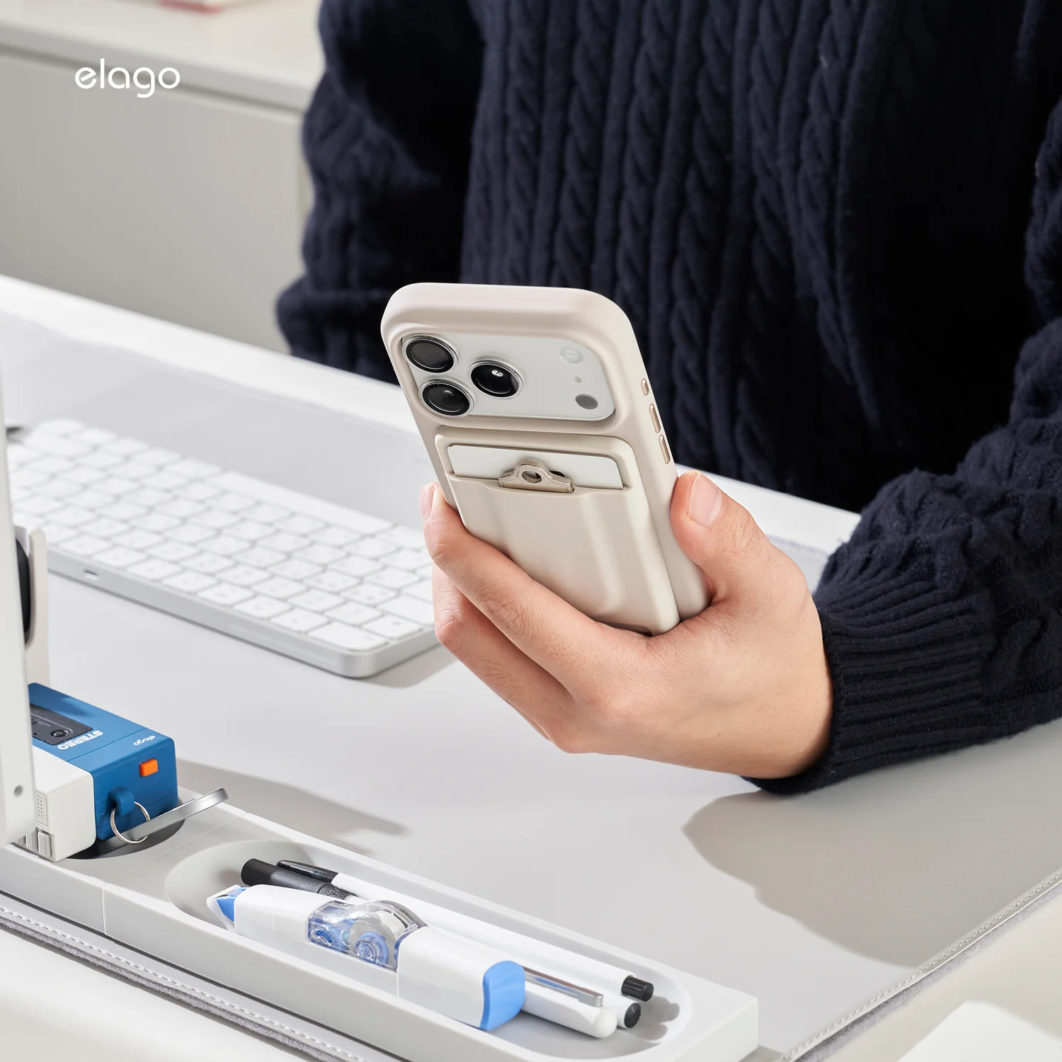 Key MagSafe Silicone Card Holder [2 Colors] - Image 9