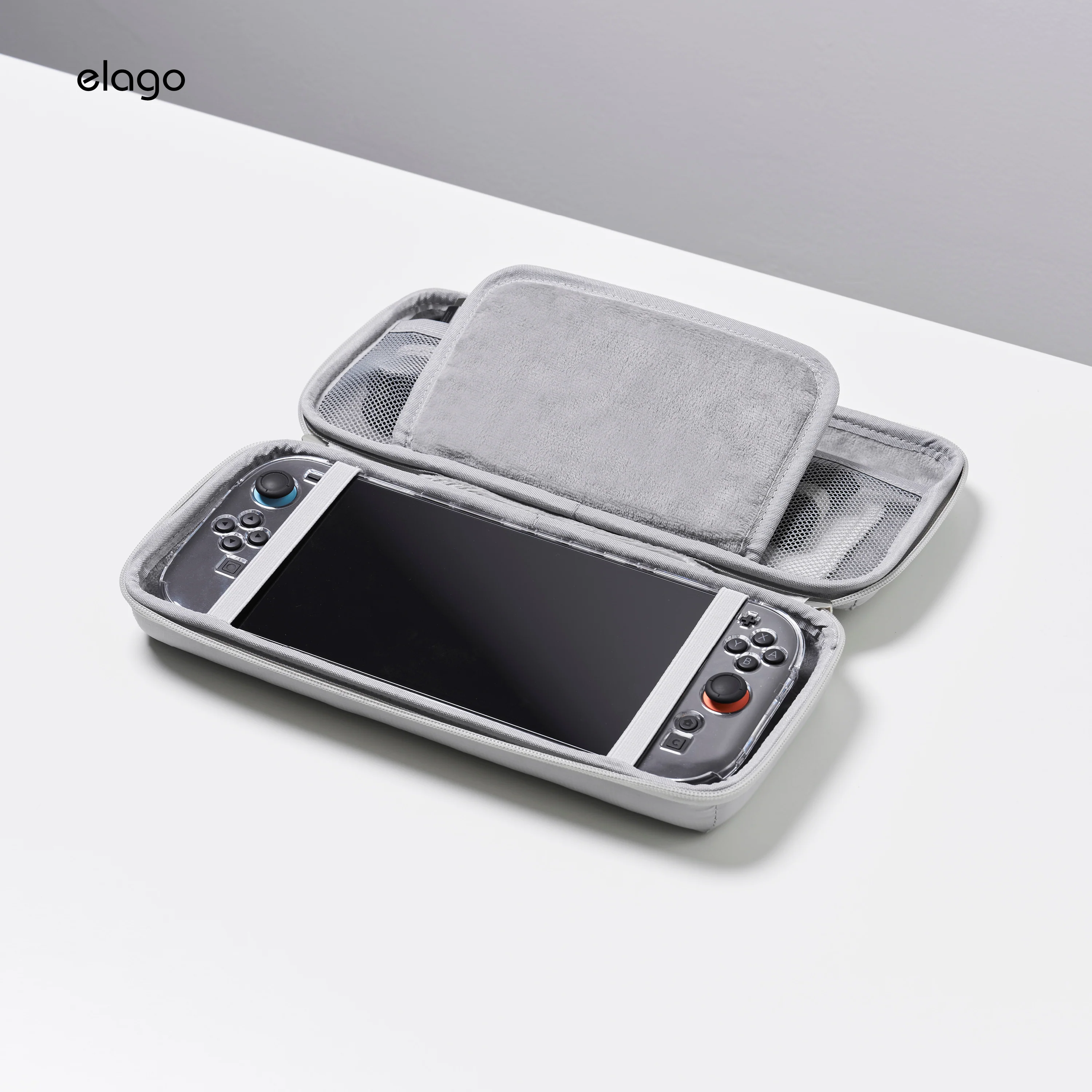 Carrying Case - Image 11
